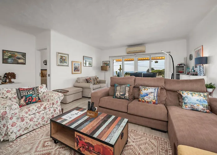 Casa Gudrun 度假居 *